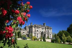  Tre-Ysgawen Hall & Spa  Ллангефни